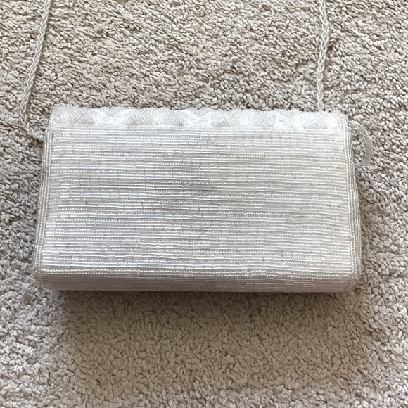 White beaded clutch with strap - Picture 2 of 8